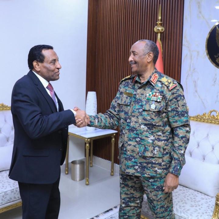 البرهان وإدريس