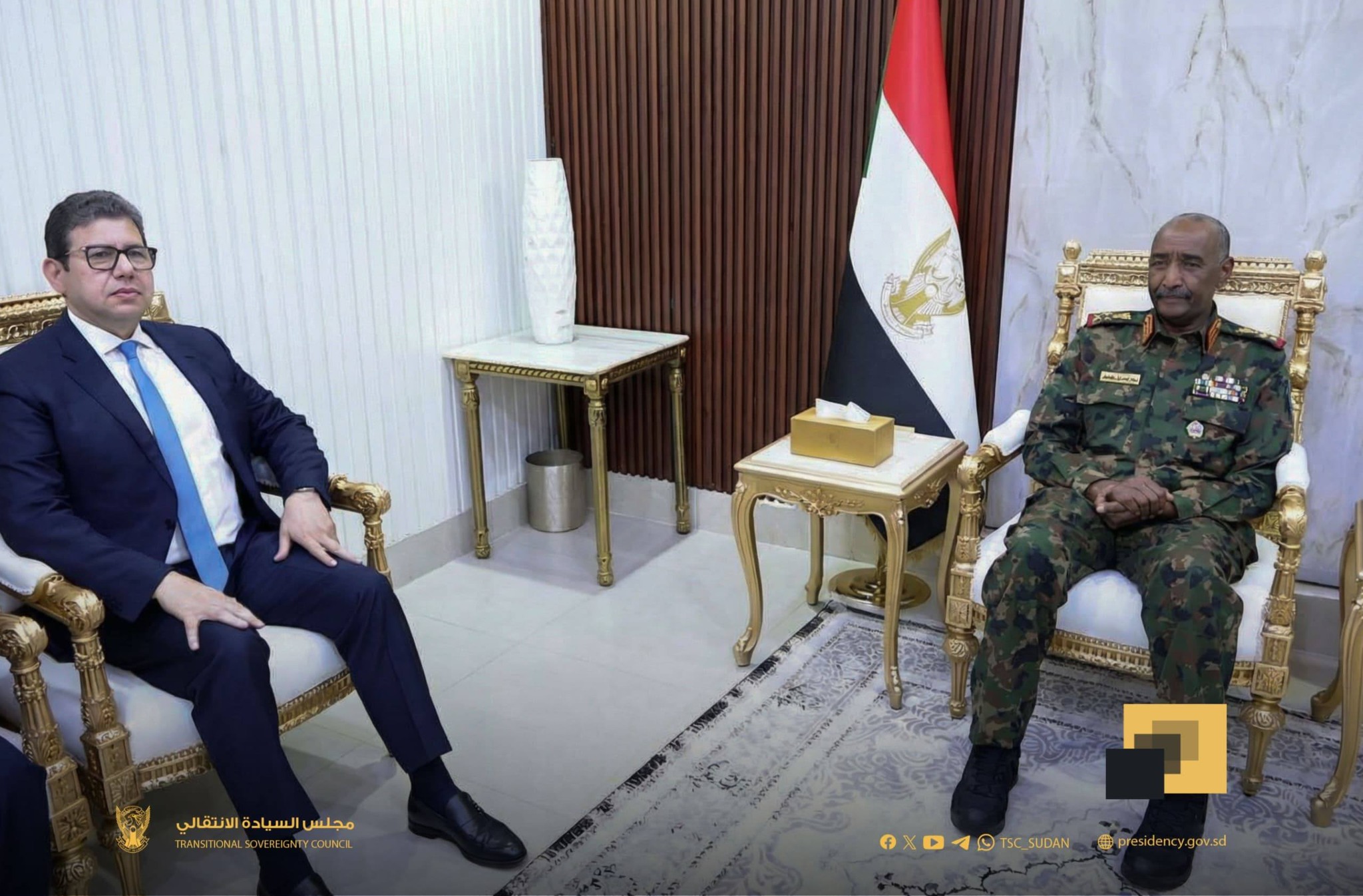 رئيس محلس السيادة عبد الفتاح البرهان ورئيس جهاز المخابرات العامة المصرية اللواء حسن رشاد