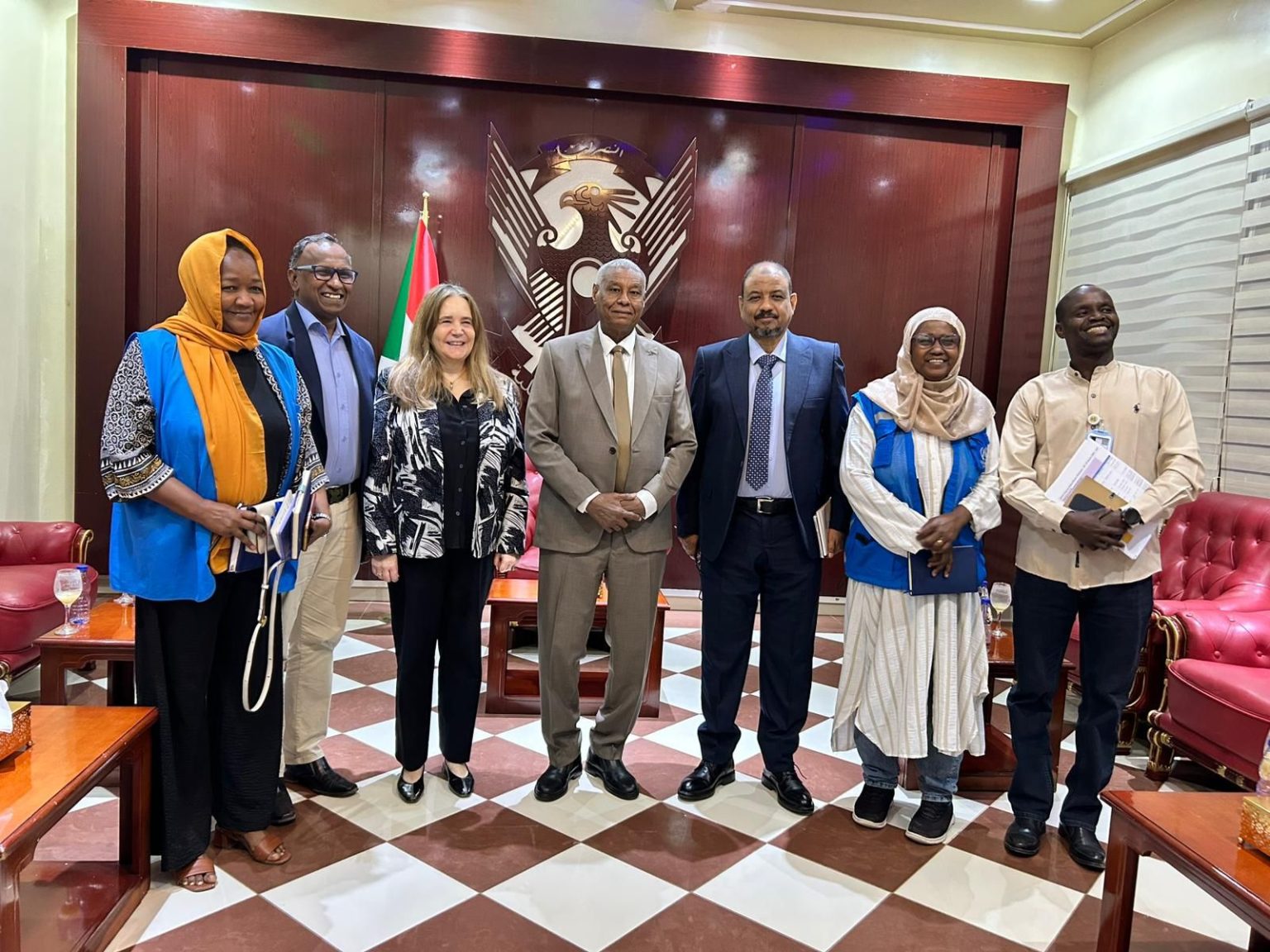 وزير الداخلية يلتقي ممثل المفوض السامي لشؤون اللاجئين بالسودان