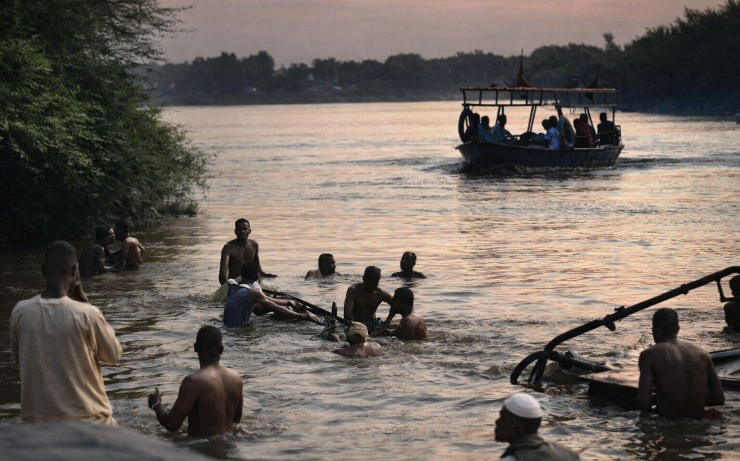 غرق مركب بنهر النيل